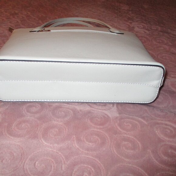 Michael Kors Purse (not authentic) - Picture 4 of 6